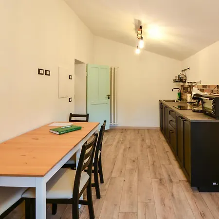 Vakantiehuis Awesome In With Kitchen Burzanella